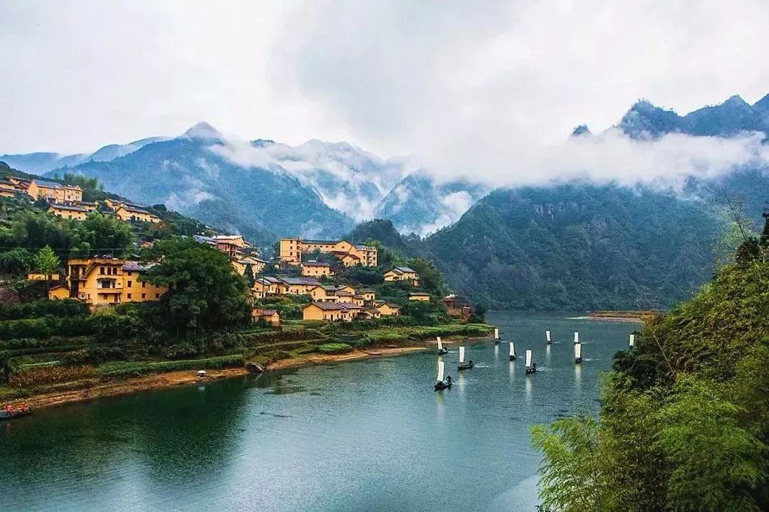 浙江盛情款待，尊敬的各位来宾与朋友们